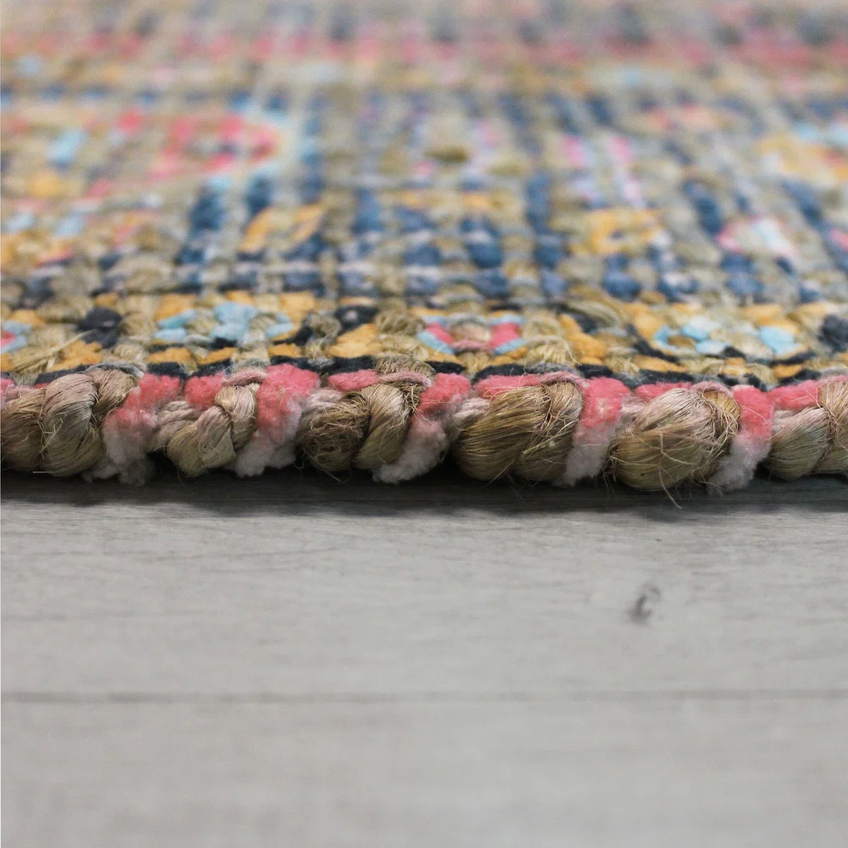 Dua Jute Traditional Rug Pink – image 3