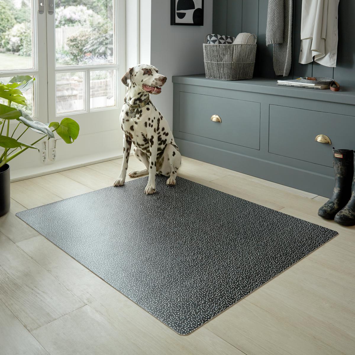 Dotty Vinyl Mat Black and white – image 6