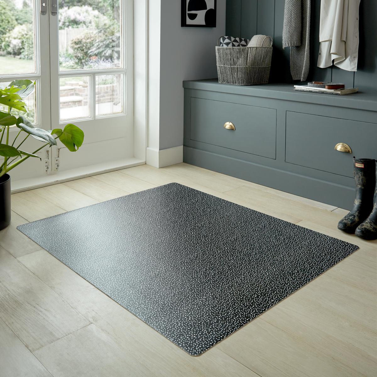 Dotty Vinyl Mat Black and white – image 1