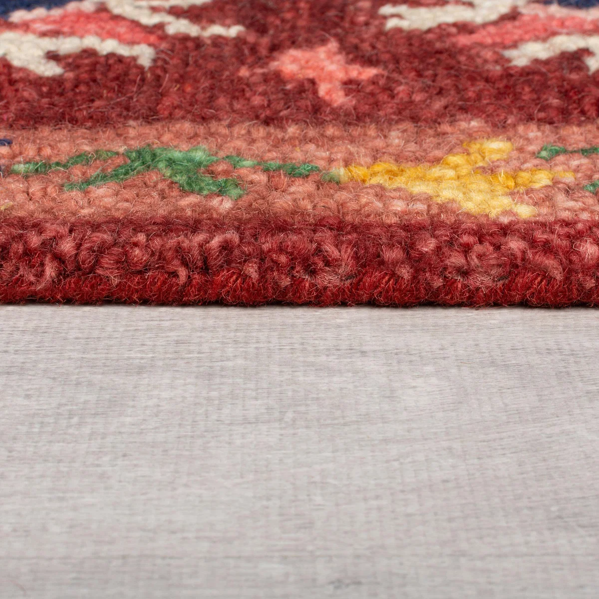 Hani Floral Wool Rug – image 4