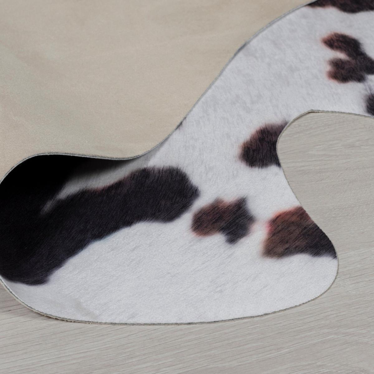 Cow Print Rug Black and White – image 4