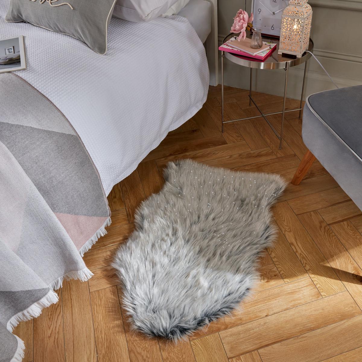 Single Pelt Shimmer Faux Sheepskin Rug Grey – image 1