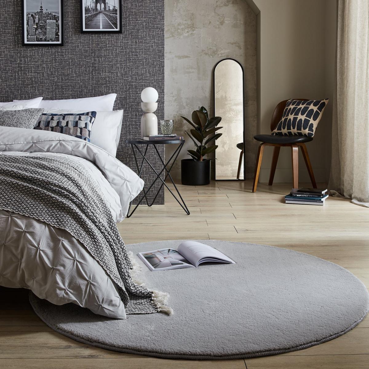 Softie Rug Stone – image 1