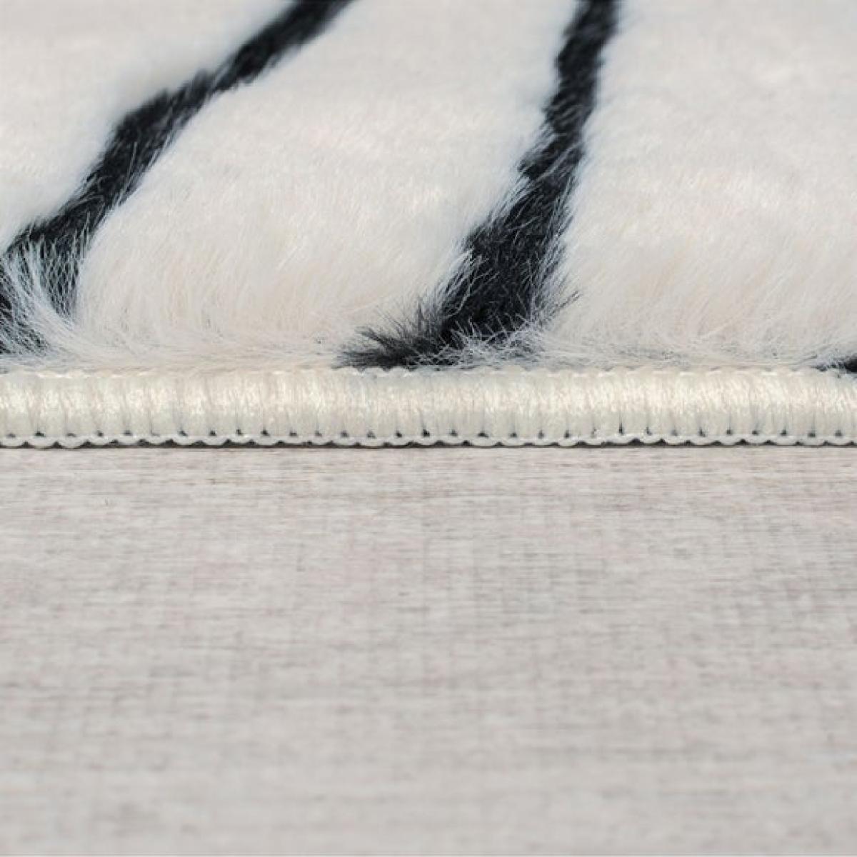 Faron Abstract Faux Fur Luxe Rug – image 4