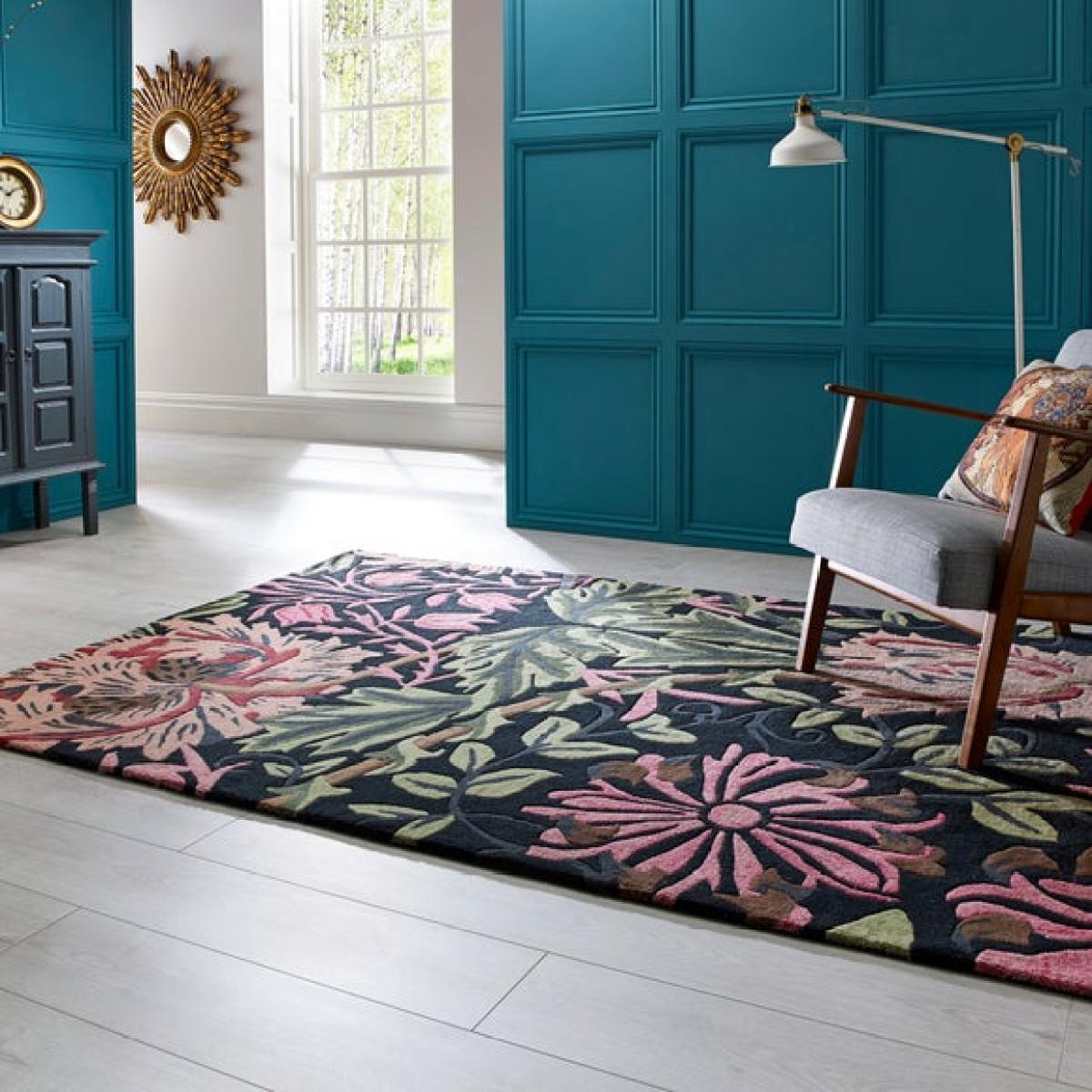 V&A Honeysuckle Rug – image 2