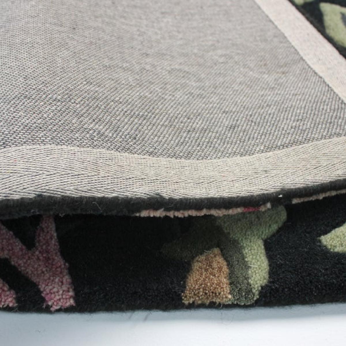 V&A Honeysuckle Rug – image 4