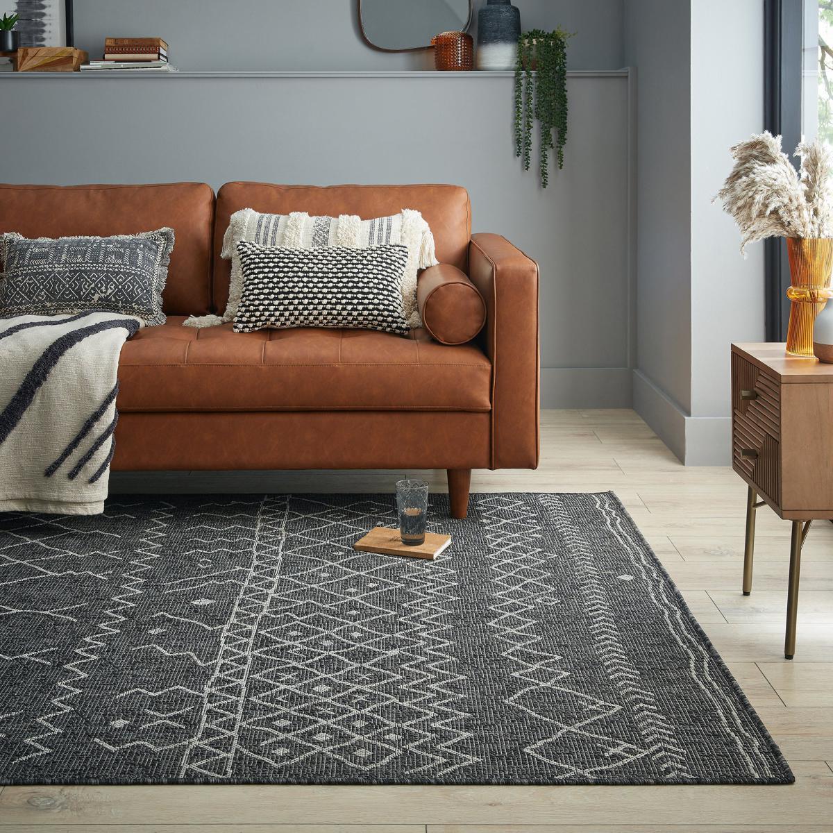 Ziri Berber Indoor Outdoor Rug Ziri Berber Black and Grey – image 6