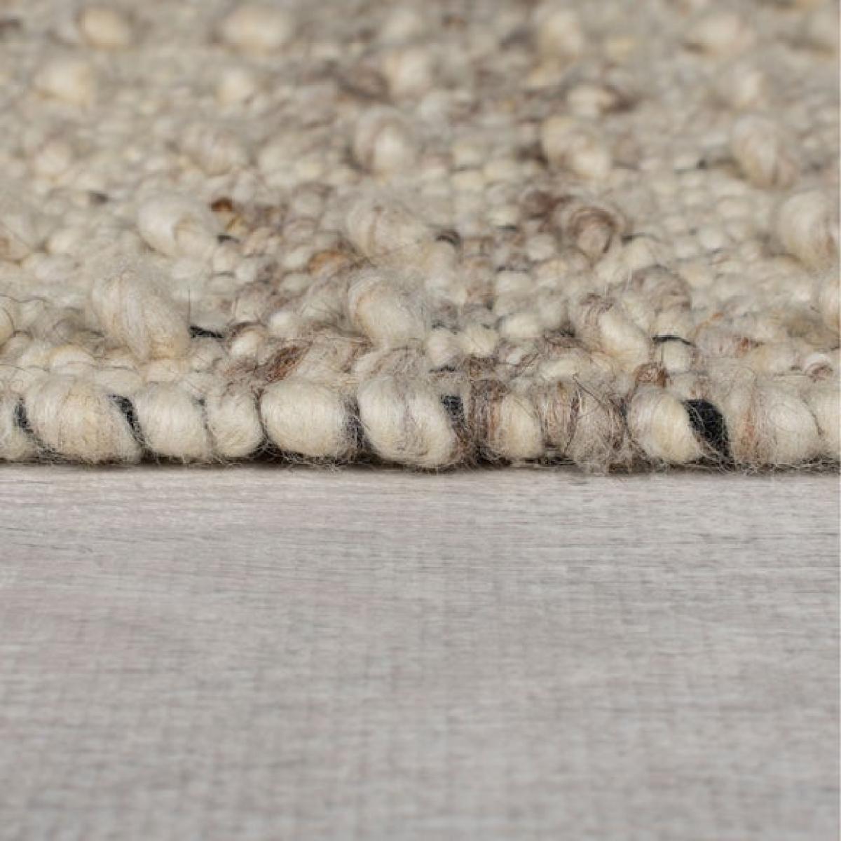 Flynn Boucle Braided Rug – image 4