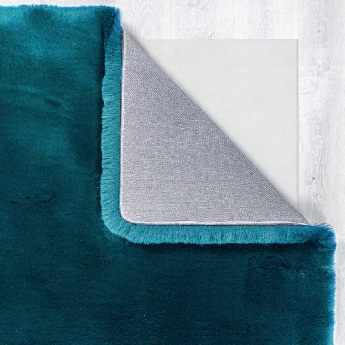 Ivy Luxury Faux Fur Rug – image 3