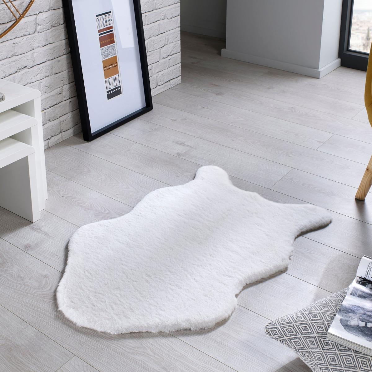 Supersoft Single Pelt Faux Fur Rug Supersoft Cream – image 9