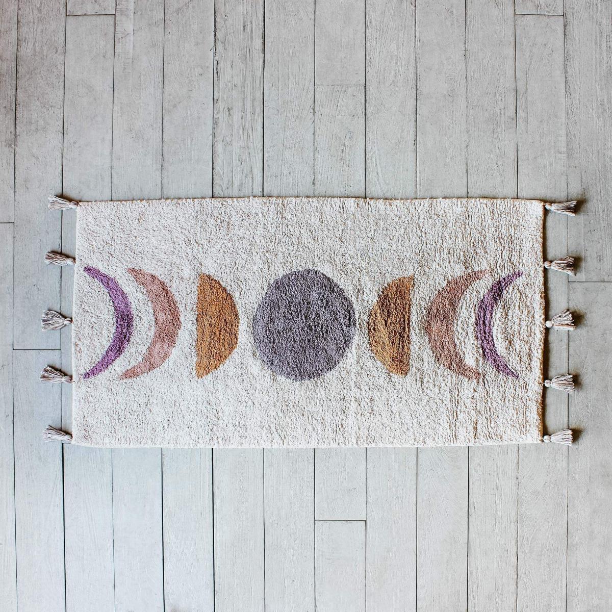 Abstract Moon Tasselled Rug – image 2
