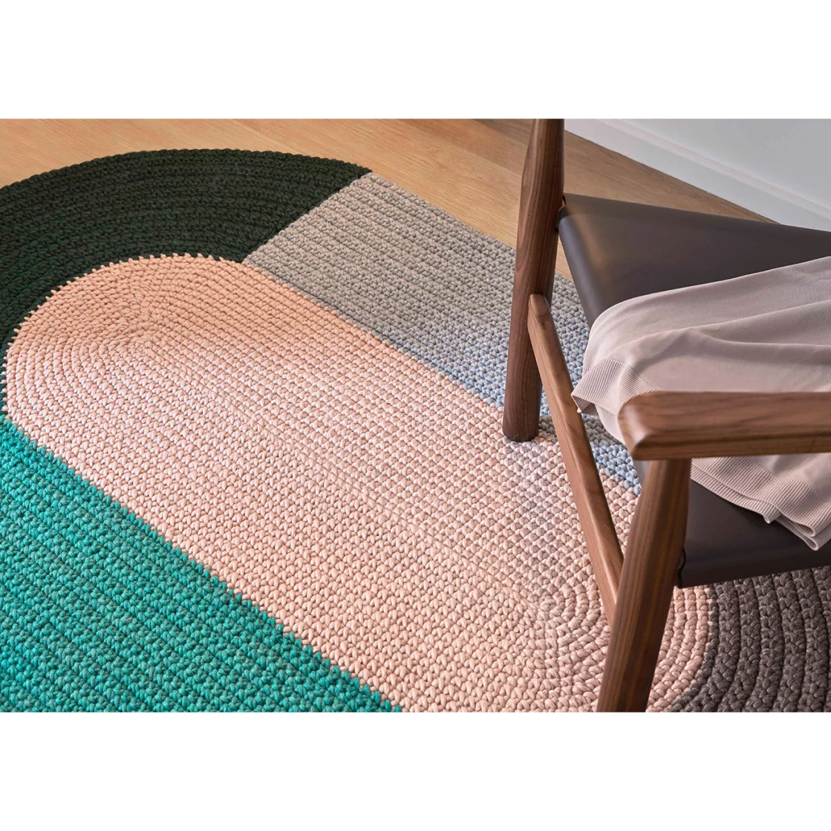 gan Crochet Rug Pink 100 x 180cm – image 3