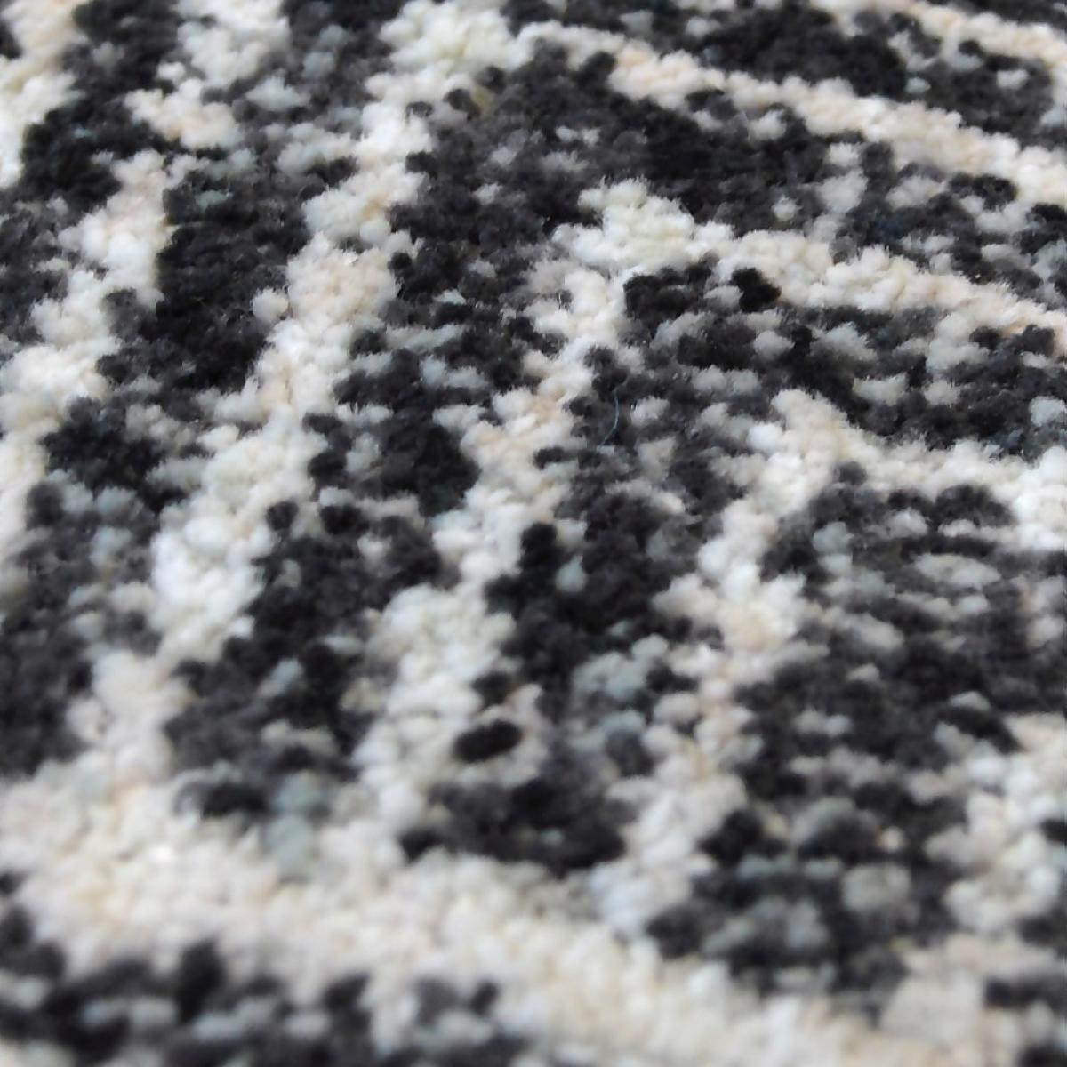 Neptune Recycled Geometric Rug - 160x230cm – image 3