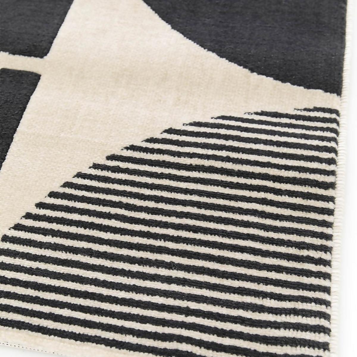 Geometric Rug - Monochrome - 120x170cm – image 4
