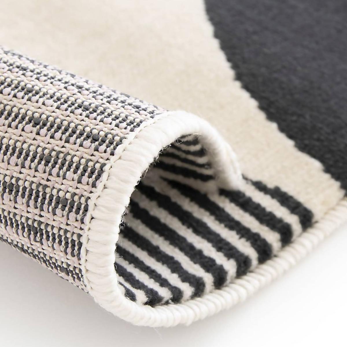 Geometric Rug - Monochrome - 120x170cm – image 5
