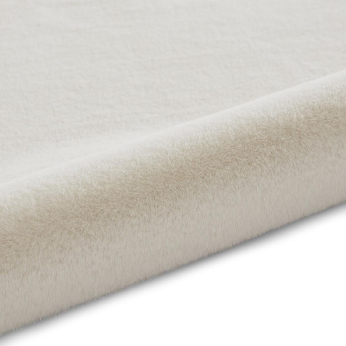 Single Pelt Faux Fur Rug - Ivory – image 6