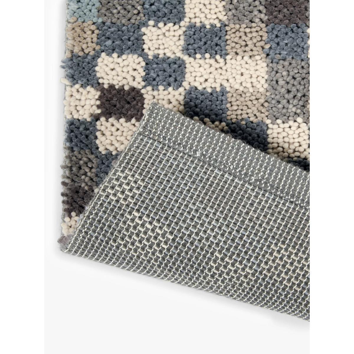 Brink & Campman Fade Dart Rug – image 4