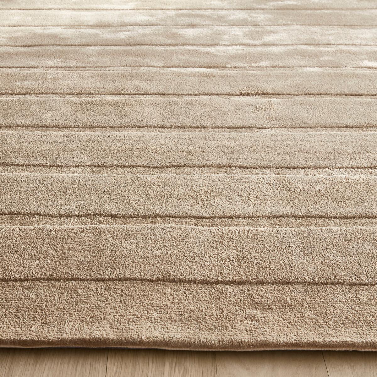 Calad Graphic Textured Lyocell Rug – image 2