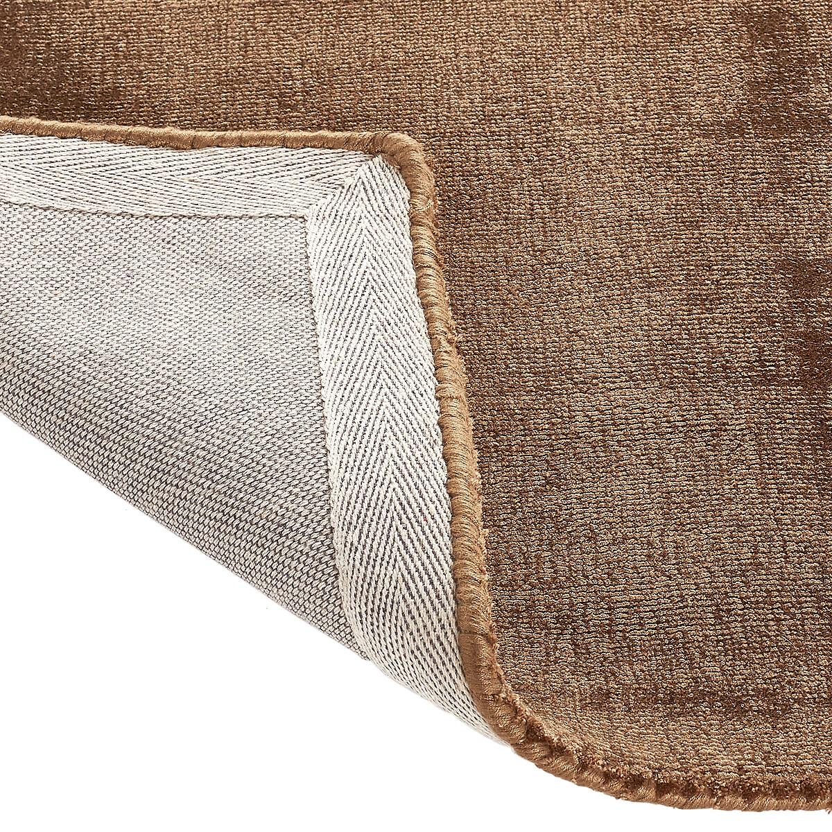 Izri Aged Effect Lyocell Rug – image 4