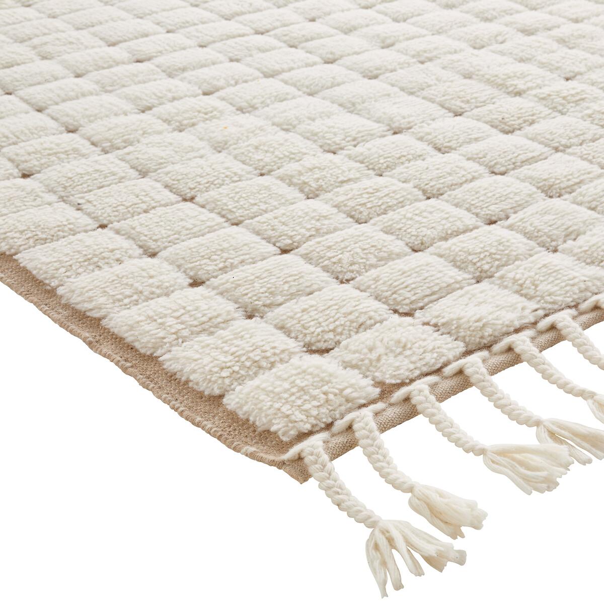 Ladama Checkered Fringed Wool Rug – image 3
