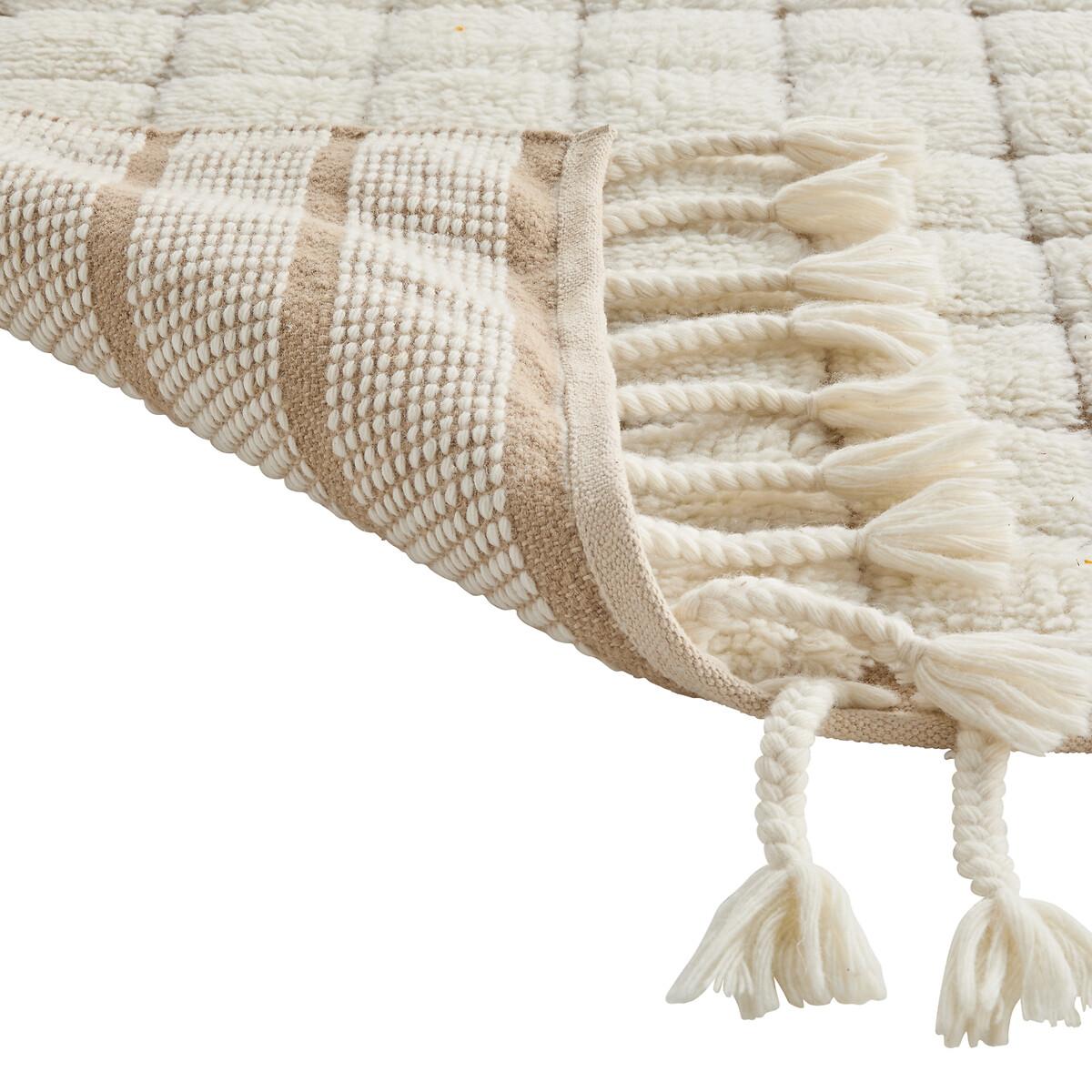 Ladama Checkered Fringed Wool Rug – image 4