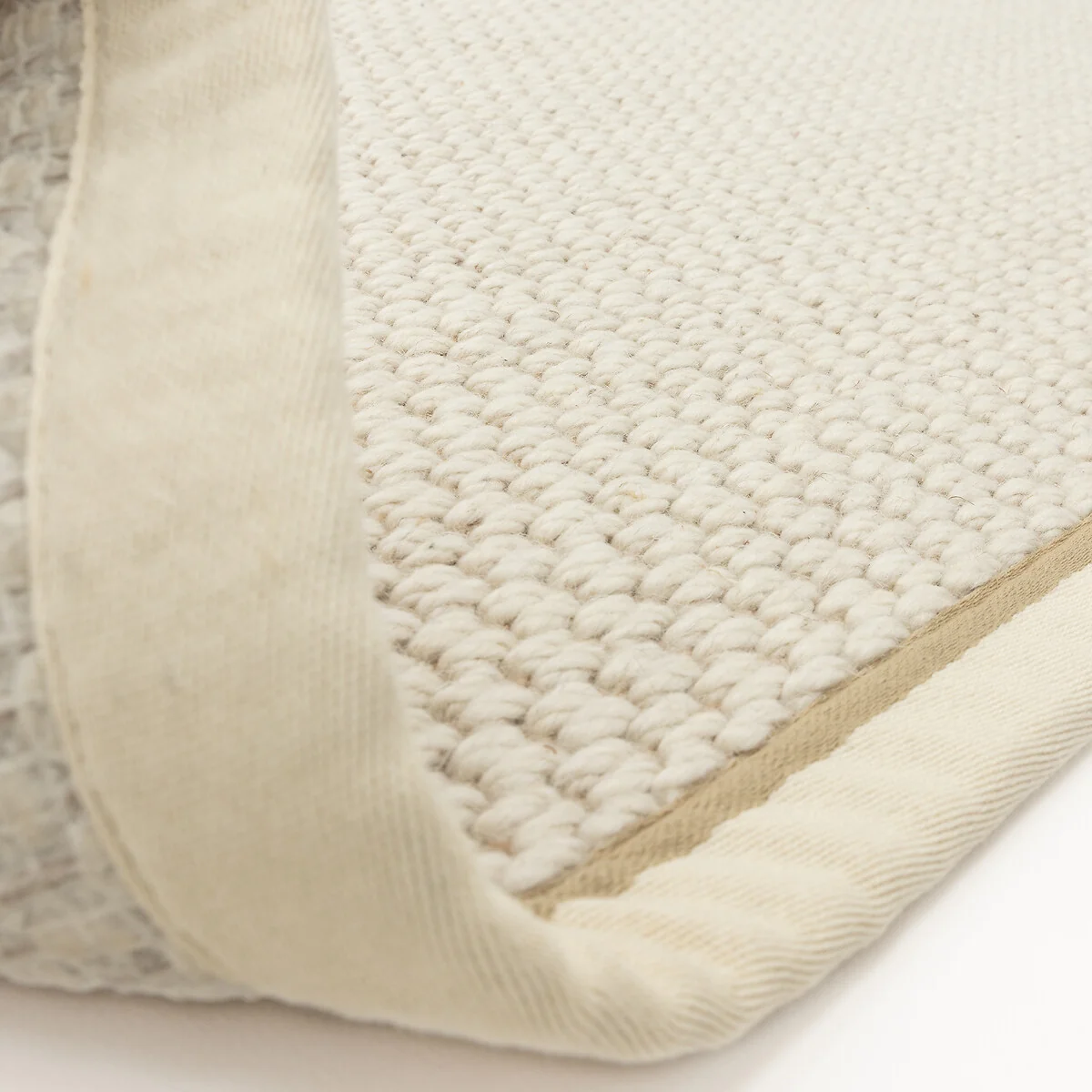 Korra Double Loop Rug – image 5