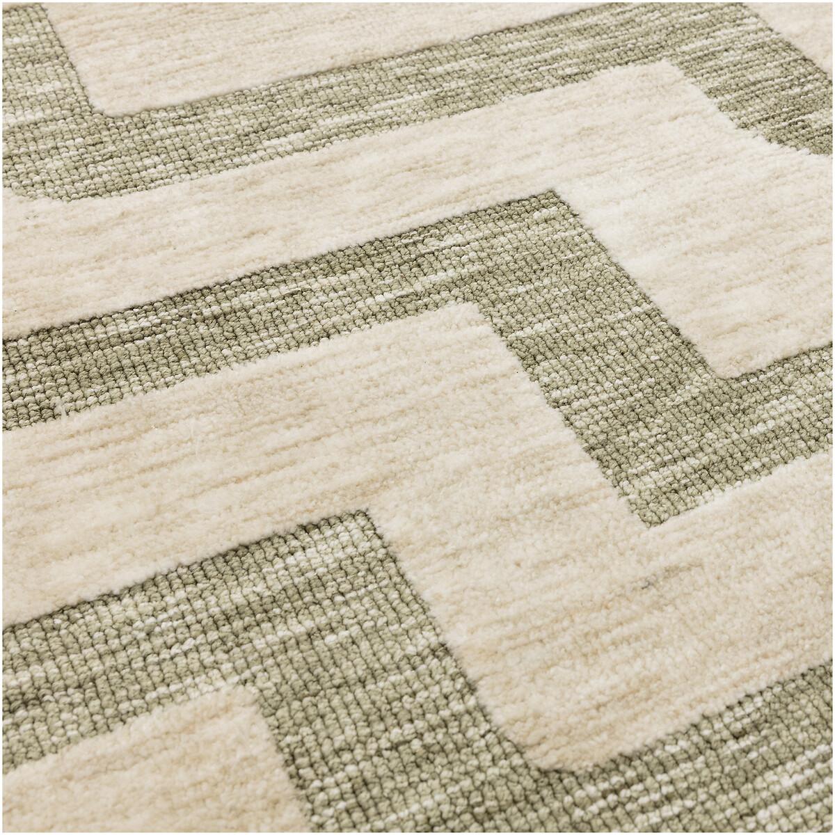 Maze Patterned Rug – image 6