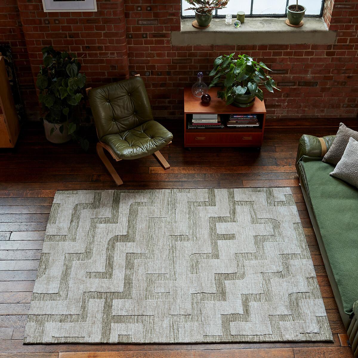 Maze Patterned Rug – image 1