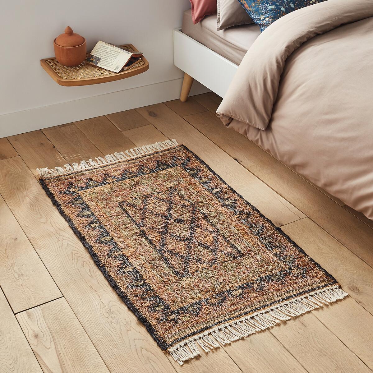 Mirta Bedside Runner Rug – image 1