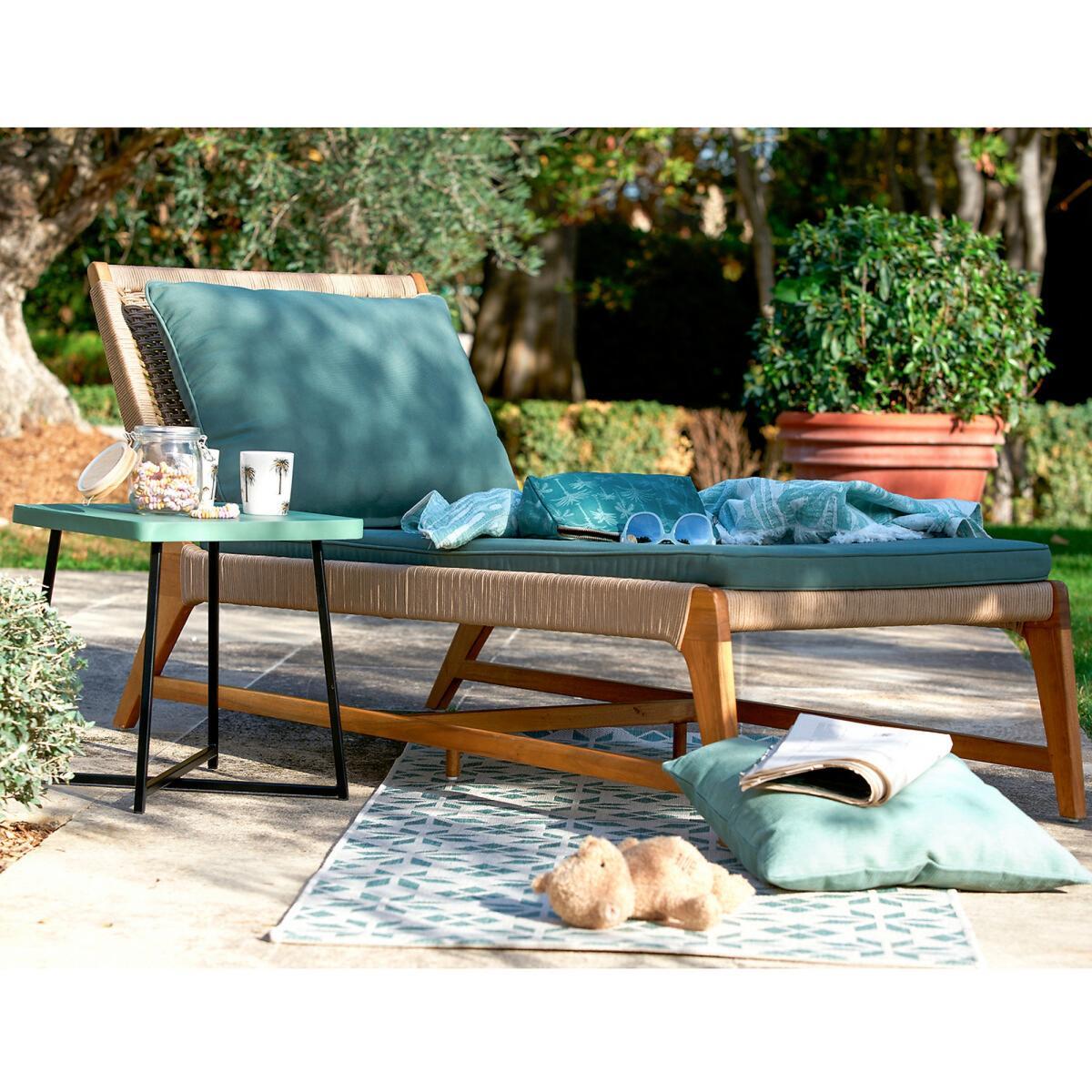 Iswik Cement Tile Runner Rug – image 3