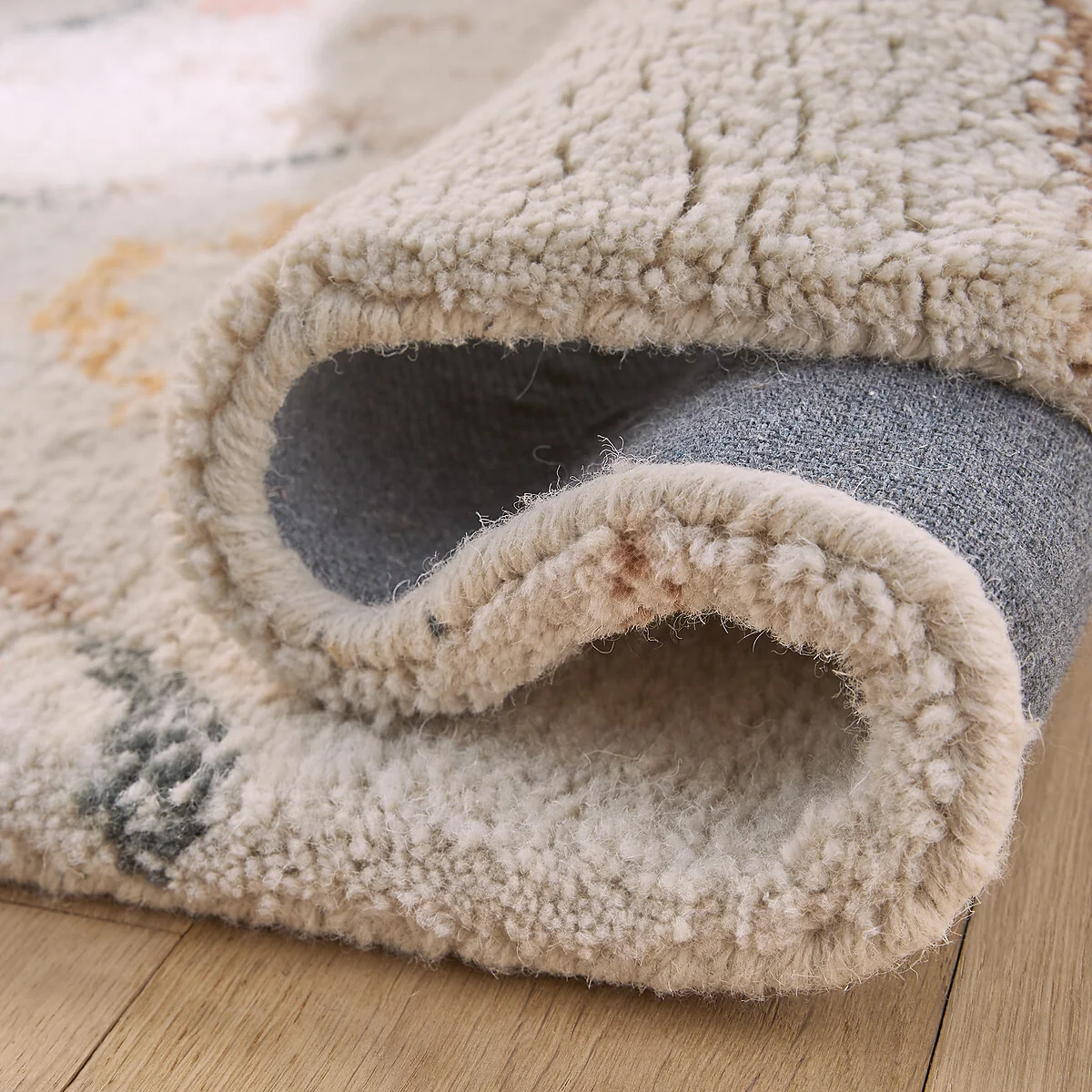 Ashwin Hand Tufted Berber Style Wool Bedside Rug – image 4