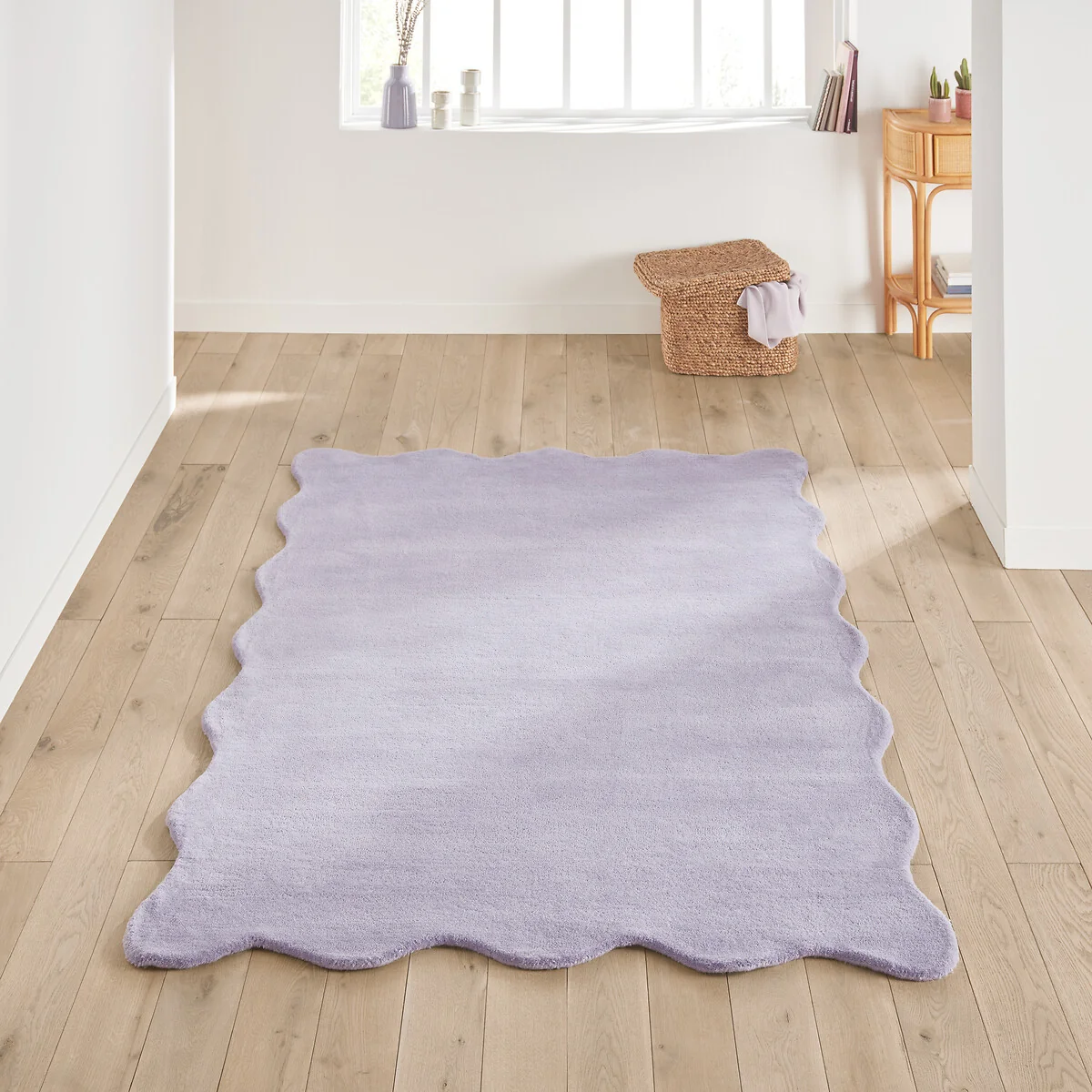 Scalero Scalloped 100% Wool Rug – image 1