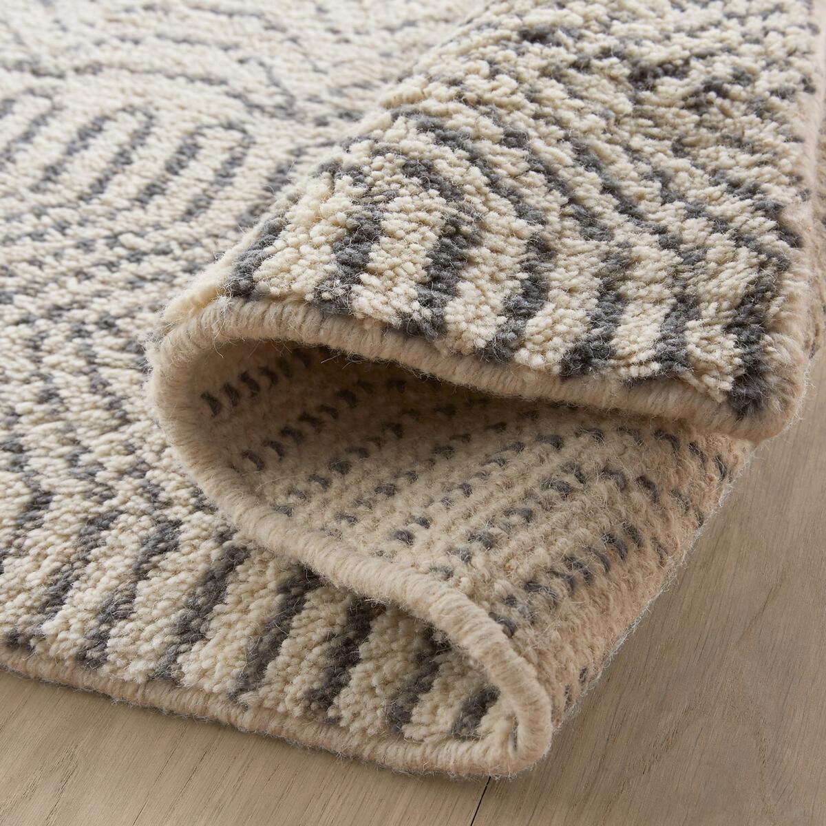 Fatonia Hand Knotted Wool Rug – image 4