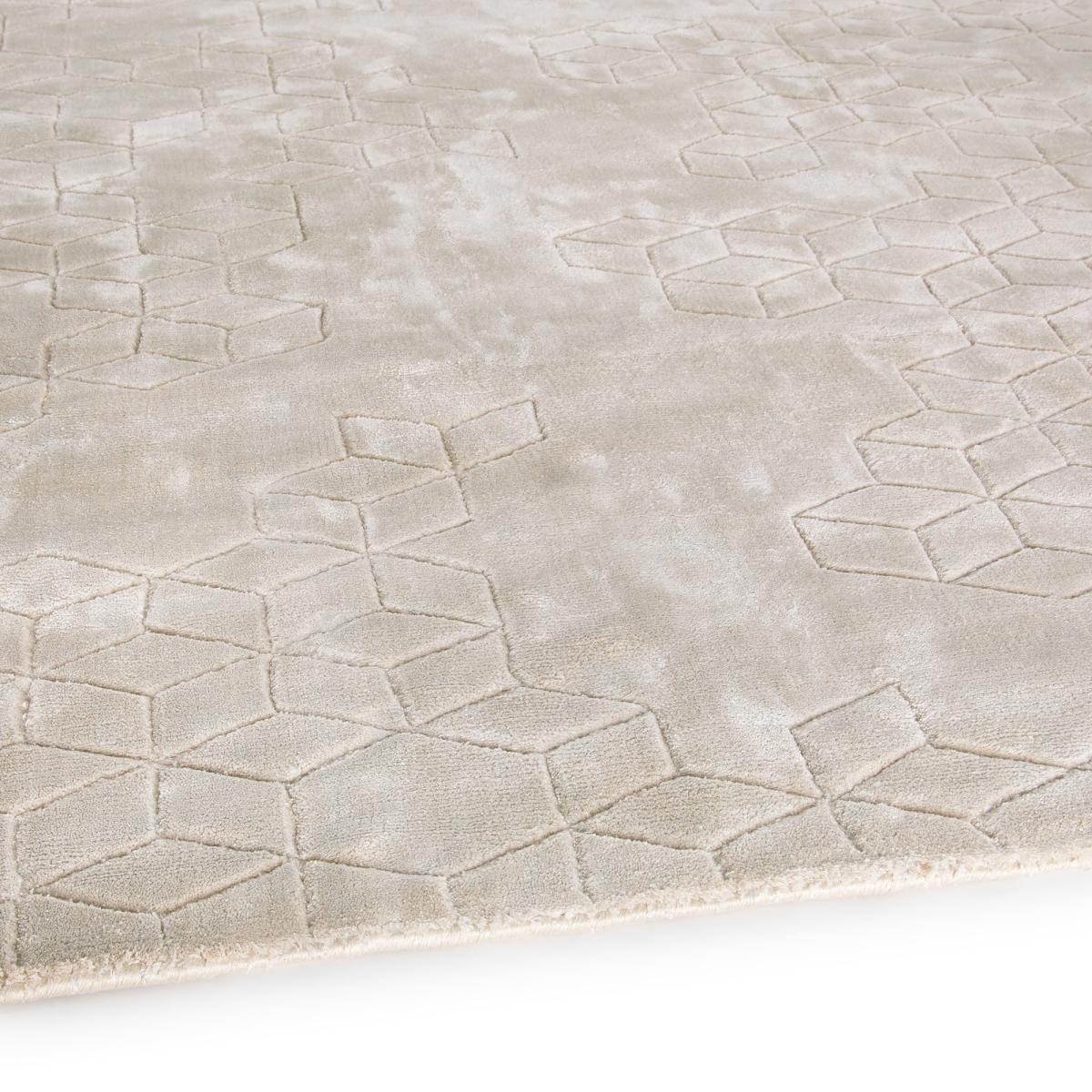 Lugadia Chiseled Pattern Rug – image 2