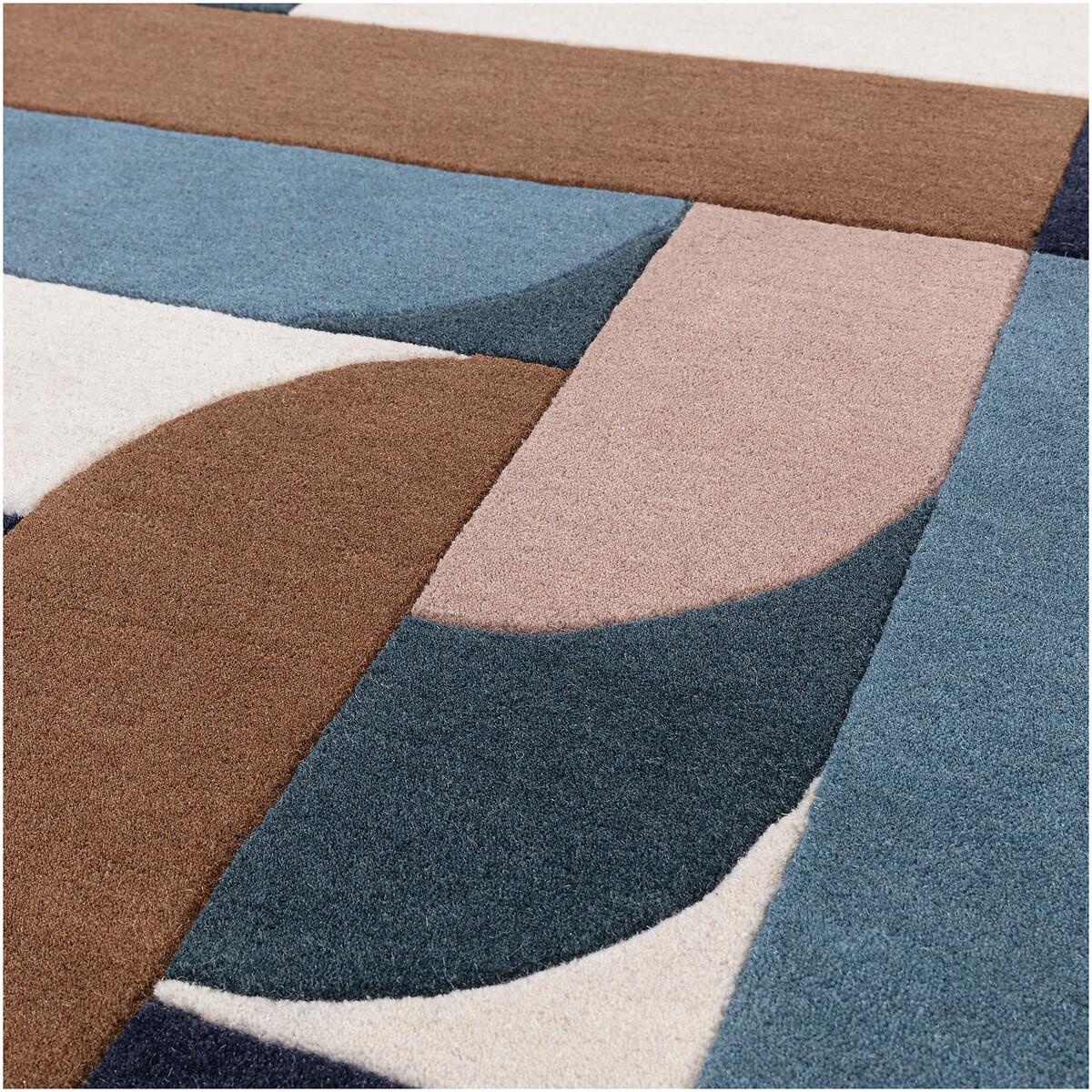 Curved Shapes Patterned Rug – image 6