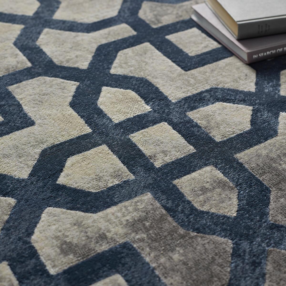 Faded Trellis Pattern Rug – image 2