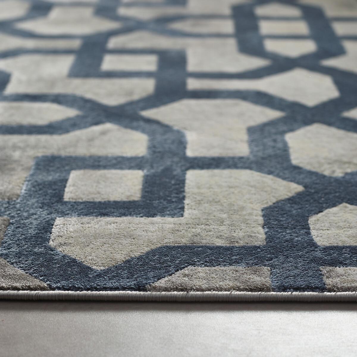 Faded Trellis Pattern Rug – image 3