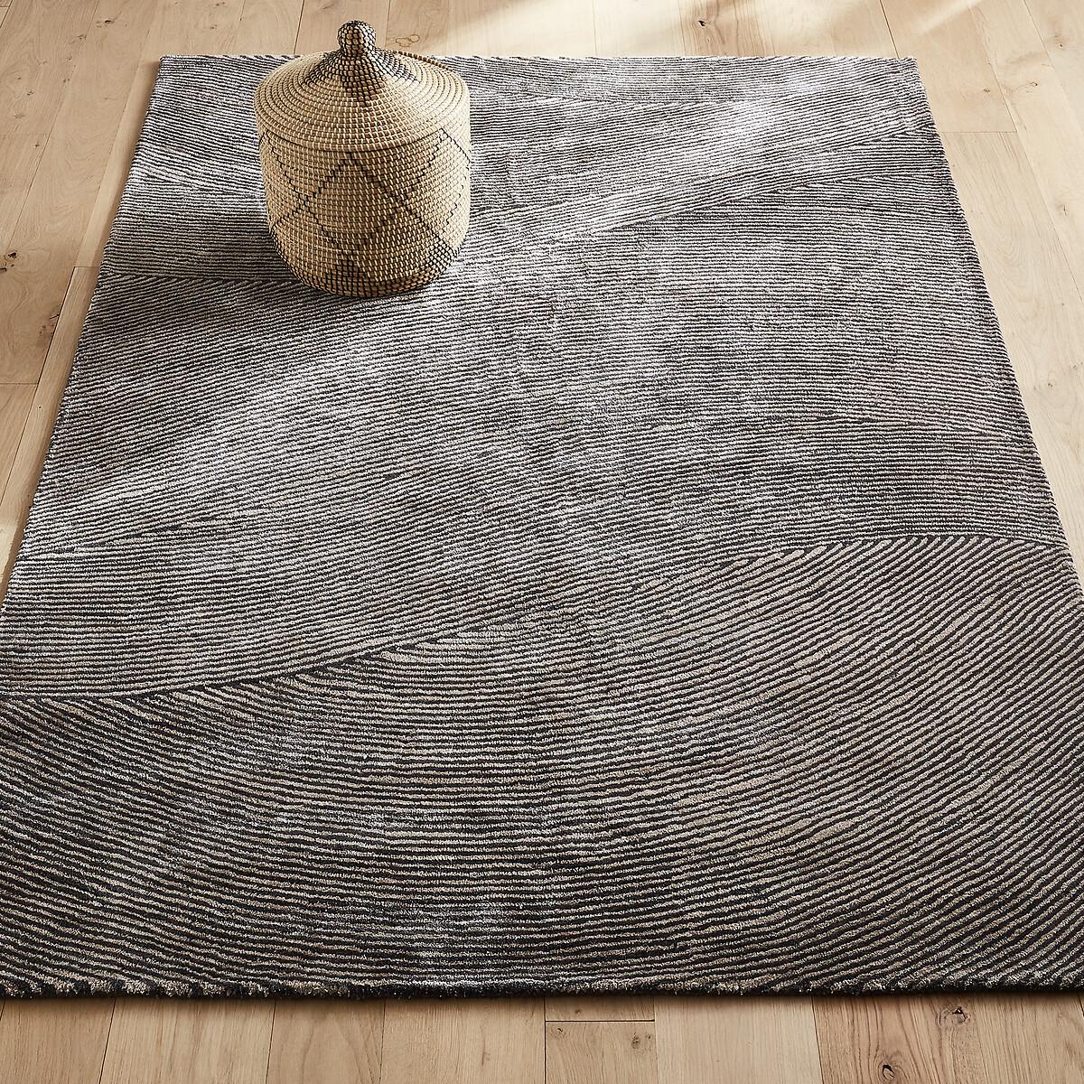 Chaapri Hand-Tufted 100% Lyocell Rug – image 1