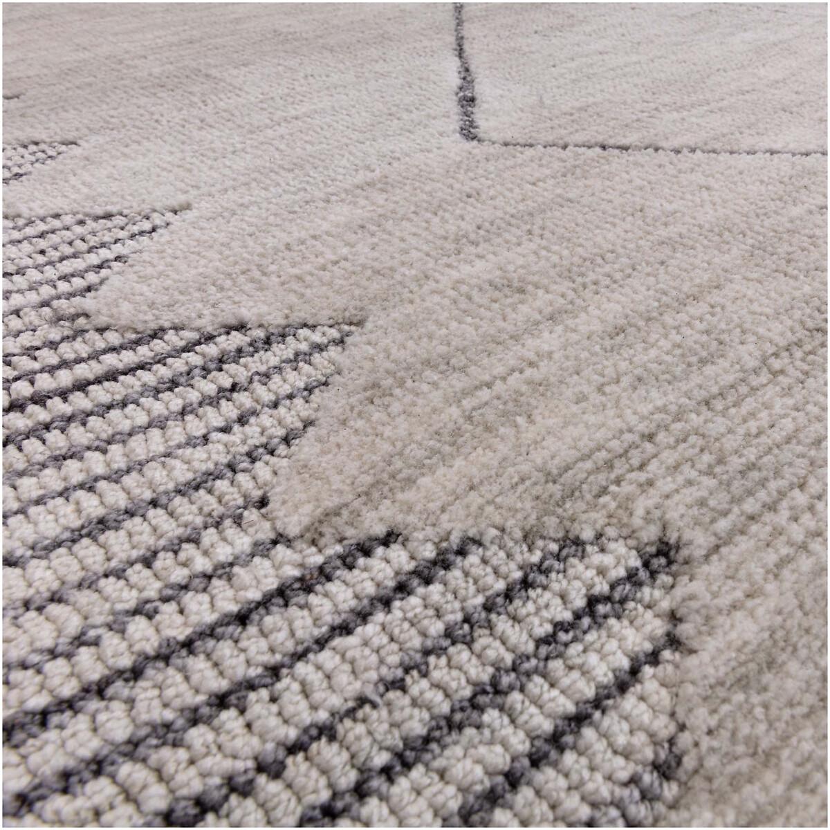 Monochrome Patterned Rug – image 7