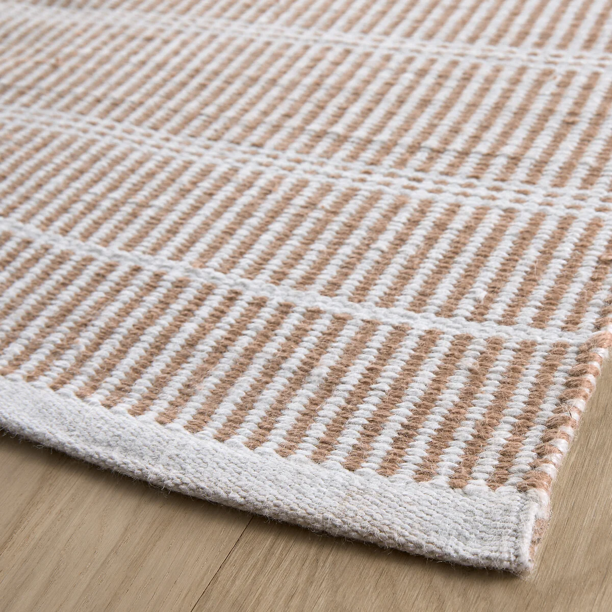 Linear Recycled Polyester Indoor/Outdoor Rug – image 5