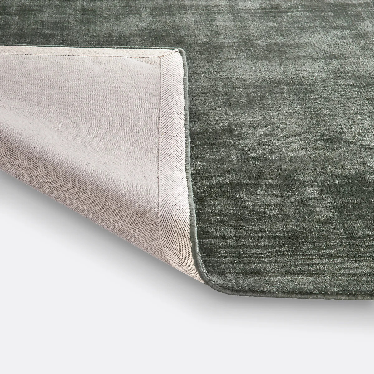 Izri Aged Effect Lyocell Rug – image 4