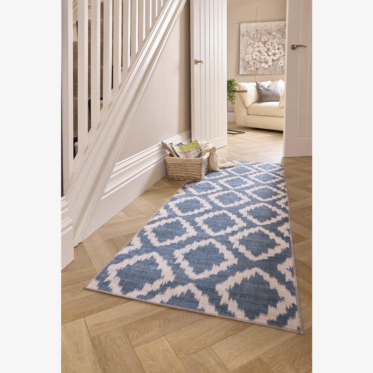Diamond Pattern Machine Washable Runner Rug – image 1