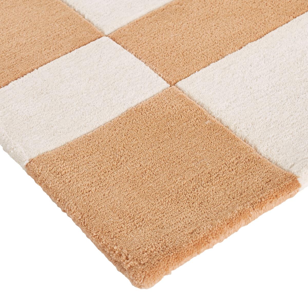 Linuty Checked Wool Rug – image 3