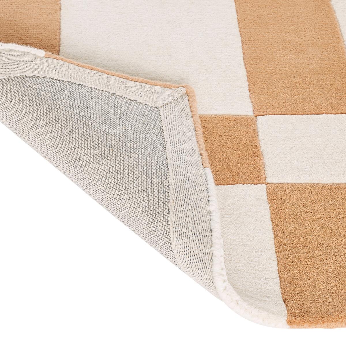 Linuty Checked Wool Rug – image 4