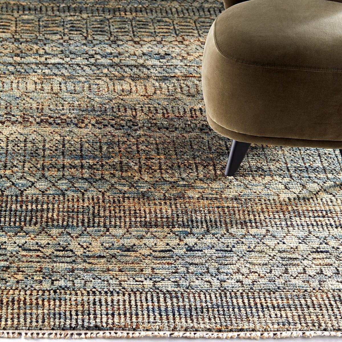 Nagari Recycled Saree Silk Rug – image 11
