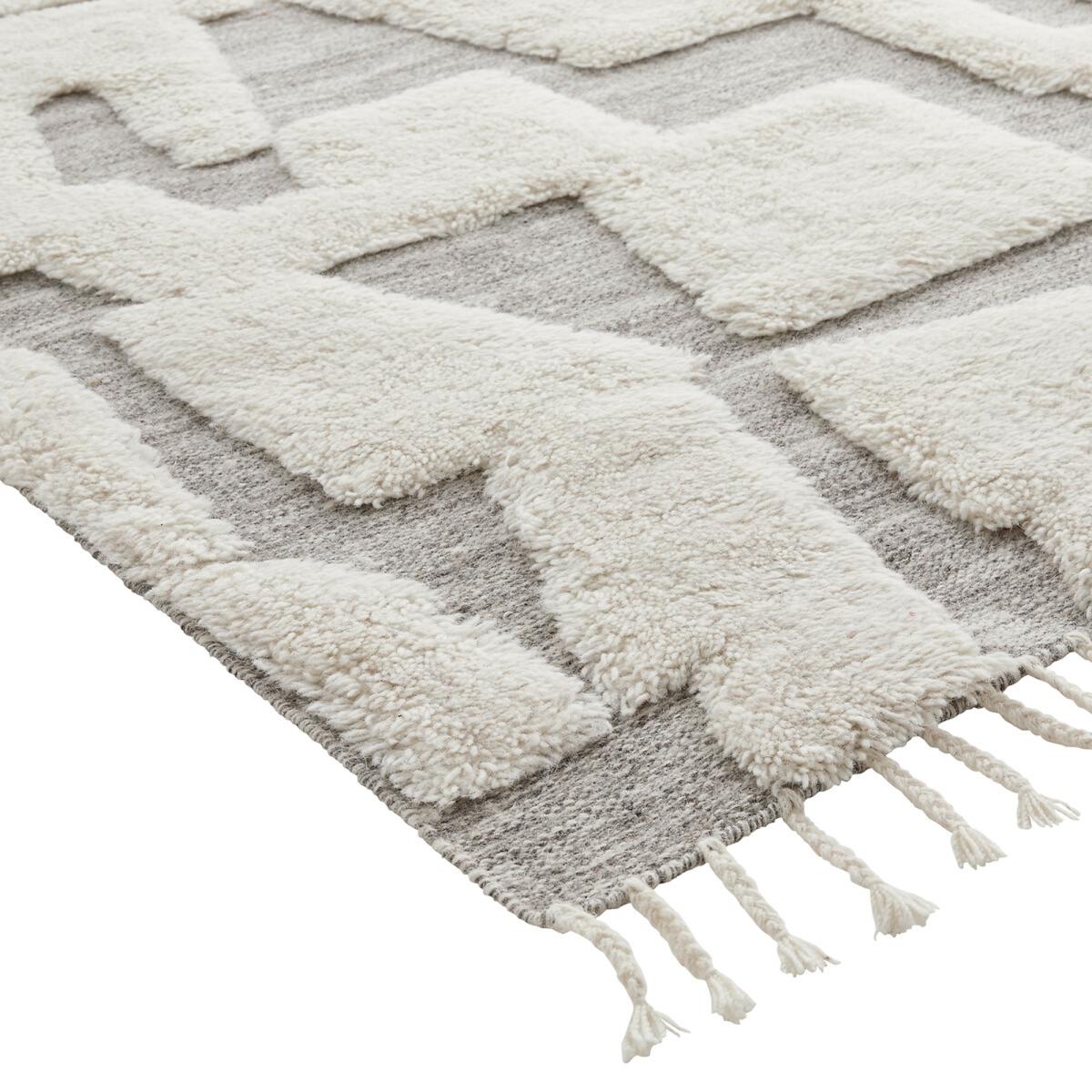 Launity Graphic Fringed Wool and Cotton Rug – image 3