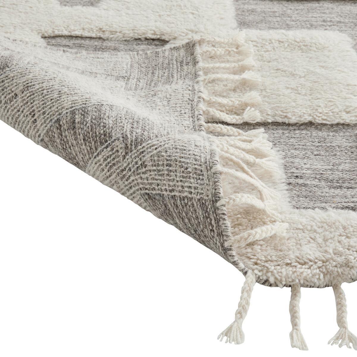 Launity Graphic Fringed Wool and Cotton Rug – image 4