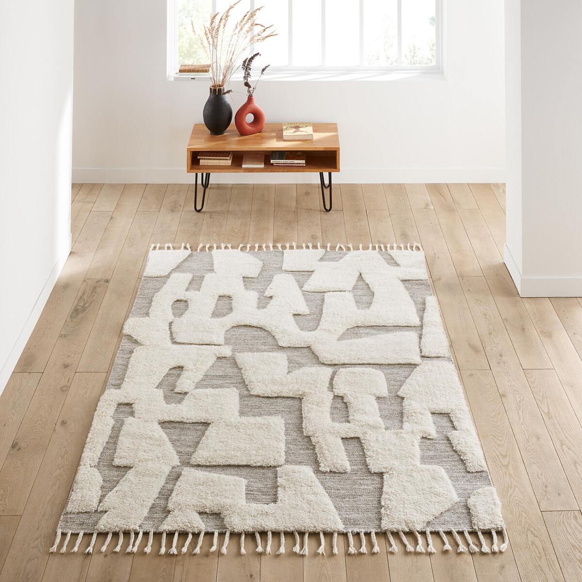 Launity Graphic Fringed Wool and Cotton Rug – image 1