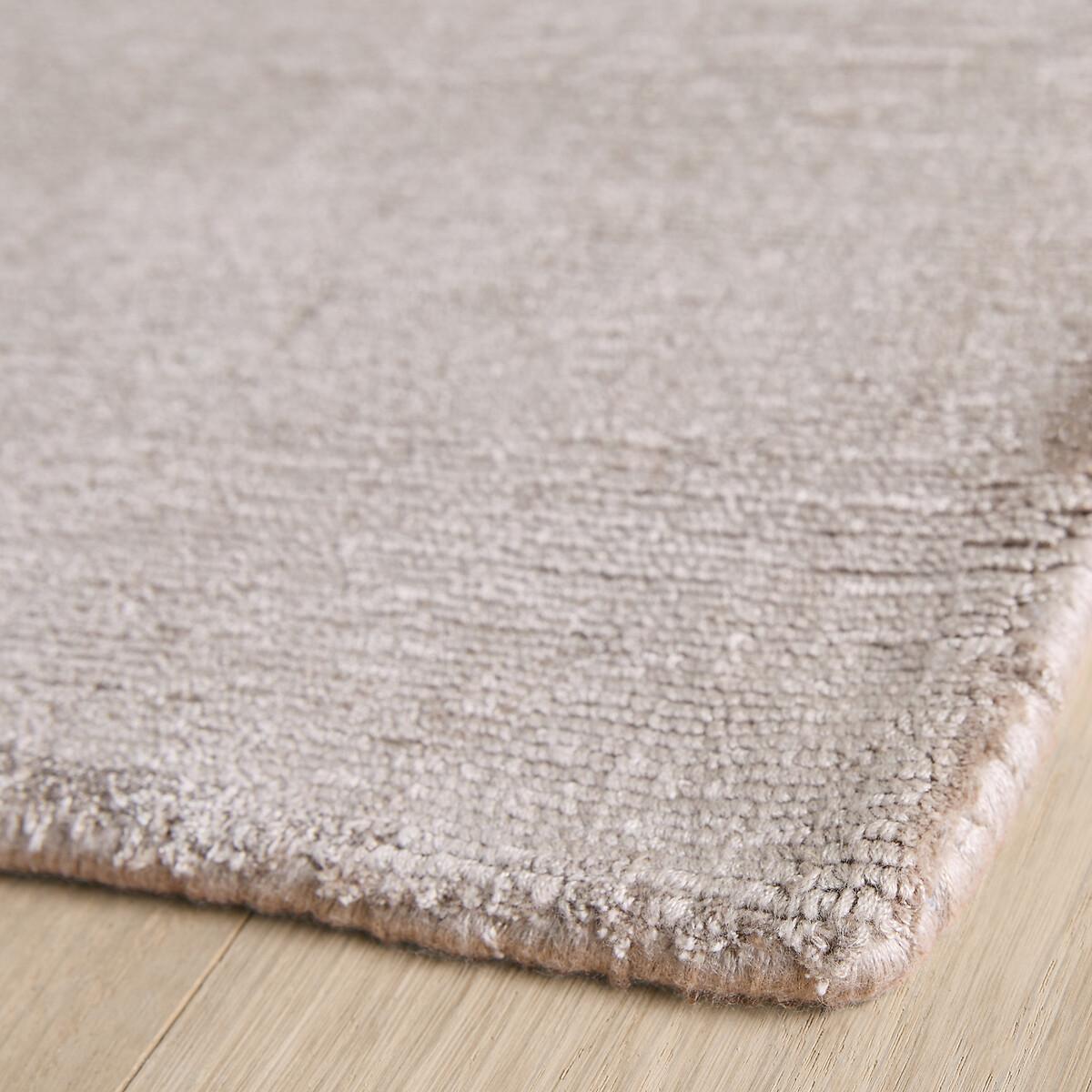 Mustha Lyocell Rug – image 3