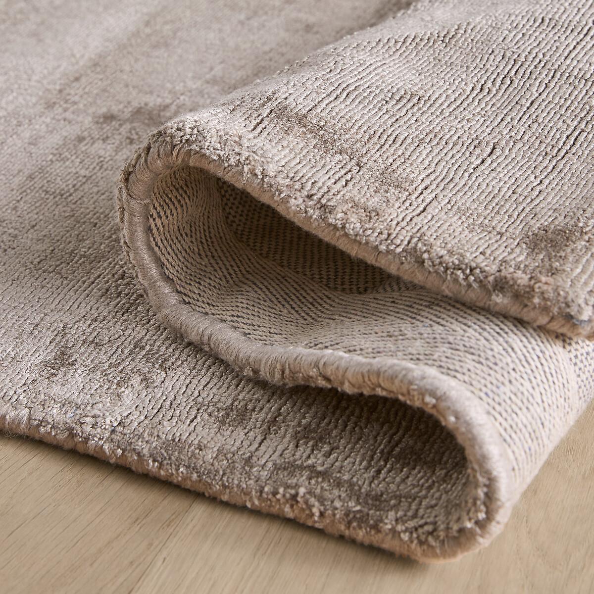 Mustha Lyocell Rug – image 4